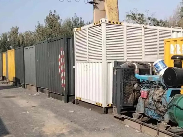 嘉鱼200KW柴油发电机机组每小时油耗是多少?